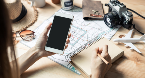Najbardziej przydatne aplikacje w podróży. 10 narzędzi, które warto mieć w telefonie